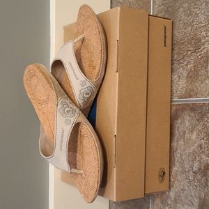 Patagonia Shore Thing Women's taupe sandals size 10